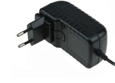 ο τοίχος 12W 12V/1A τοποθετεί δύναμης προσαρμοστών UL CE έτη εξουσιοδότησης της FCC πιστοποιημένα 2