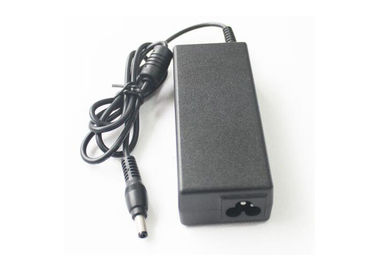 Η αρχική γνήσια FCC CE Rohs φορτιστών 90w 18.5v 4.9a προσαρμοστών εναλλασσόμενου ρεύματος lap-top HP/Compaq