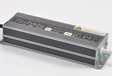 σταθερός οδηγημένος τάση οδηγός 12V 24V 100 Watt με τα υλικά κραμάτων αργιλίου