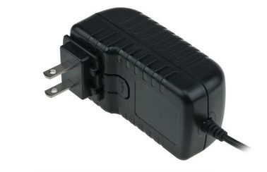 Ο μαύρος προσαρμοστής δύναμης 12v για Webcam οδήγησε τις λουρίδες Πίντερ, θόρυβος κυματισμών 100mvp