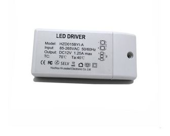 το συνεχές ρεύμα 12V 1.25A 15W οδήγησε την παροχή ηλεκτρικού ρεύματος μετατροπής με το πλαστικό τερματικό κάλυψης και βιδών
