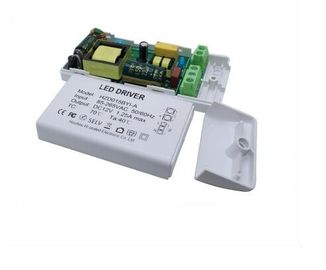 1A 1000mA 12W στη σταθερή τάση 15w οδήγησε τη FCC CE Rohs οδηγών 12v που χαρακτηρίστηκε