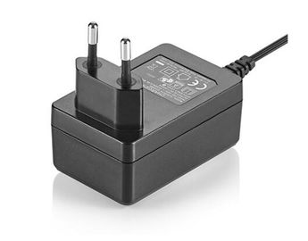 ο τοίχος 12V 1A 1.5A 2A 2.5A 3A τοποθετεί τον προσαρμοστή 12W 24W 36W δύναμης με το CE CB UL που πιστοποιείται, για τις κάμερες CCTV μπαταριών μηχανών
