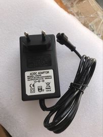 ο λι-ιονικός φορτιστής μπαταριών 12.6V 2A, προσαρμοστής συνεχούς δύναμης εναλλασσόμενου ρεύματος για το πακέτο μπαταριών, μαύρο χρώμα, ο ΣΥΝΕΧΉΣ συνδετήρας